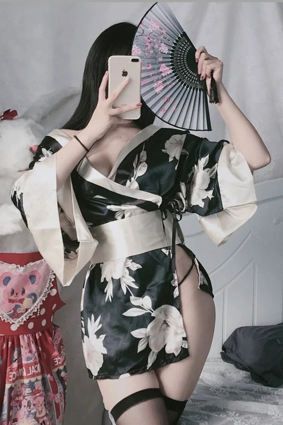 Japanese Kimono for Women Cosplay Outfit Traditional Style Robe Yukata Sakura Costume Pajamas Lingerie Japanese Kimono