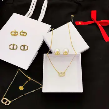 

2020 New European and American Popular Earrings Alphabet Earrings Rhinestone Earrings INS Popular Style Girls Gifts