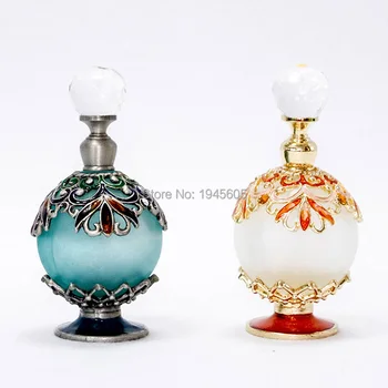 

Retro Metal Empty Ball Round Beautiful Adornment Crafts Travel Gift Makeup Perfume Bottle For Birthday Gift