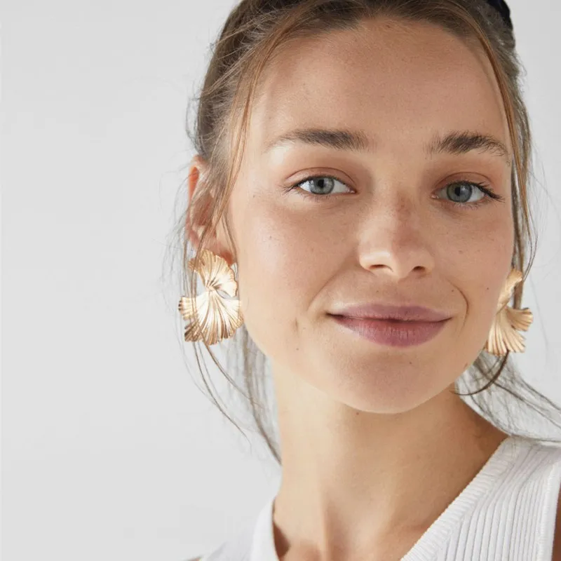 ZA-New-Brand-Leaf-Plant-Drop-Earrings-Metal-Gold-Statement-Earrings-for-Women-Simple-Irregular-Flower (2)