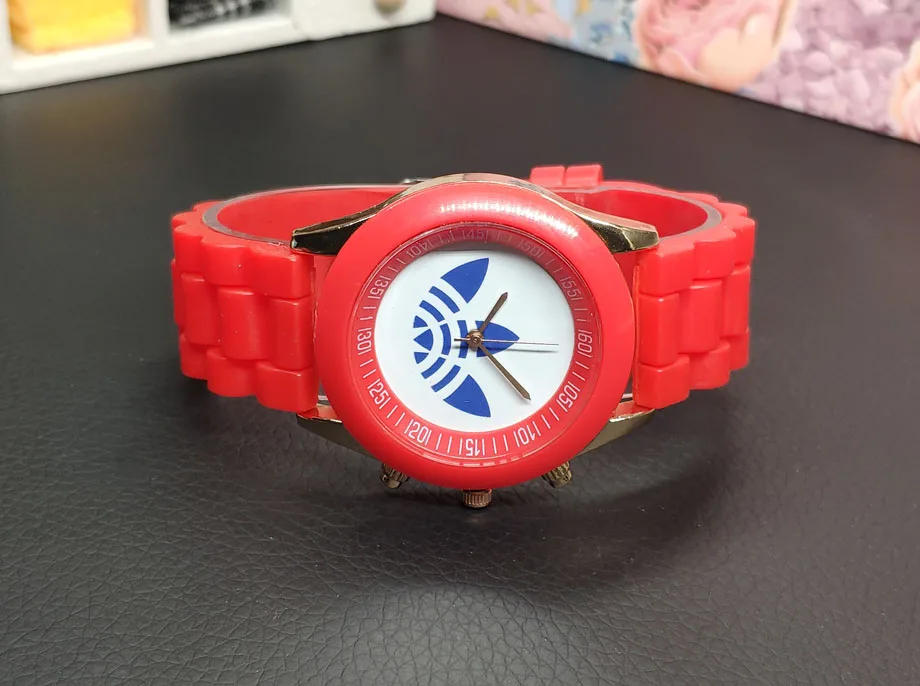 Мода Женева женские часы в стиле кэжуал горячая Распродажа часы унисекс с украшением в виде кристаллов Силиконовые кварцевые часы, женские наручные часы relogio Feminino - Цвет: Красный