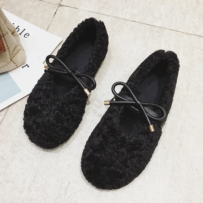 Black Модные мягкие лоферы из овечьей шерсти для девочек; сезон осень-зима; теплая пушистая обувь на плоской подошве с мехом; Женская нескользящая обувь с круглым носком и милым бантом - Цвет: Black