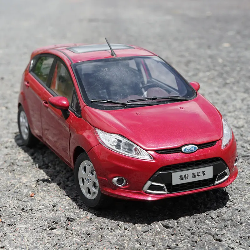 Специальное предложение 1:18 FORD FIESTA модель из цинкового сплава, имитация литого металла коллекция и Подарочная модель автомобиля