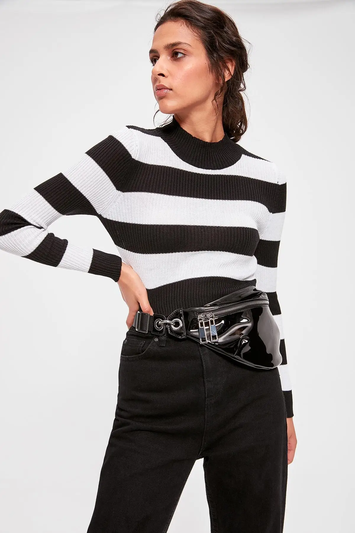 

Trendyol Black Striped Crop Sweater Sweater TWOAW20KZ0255