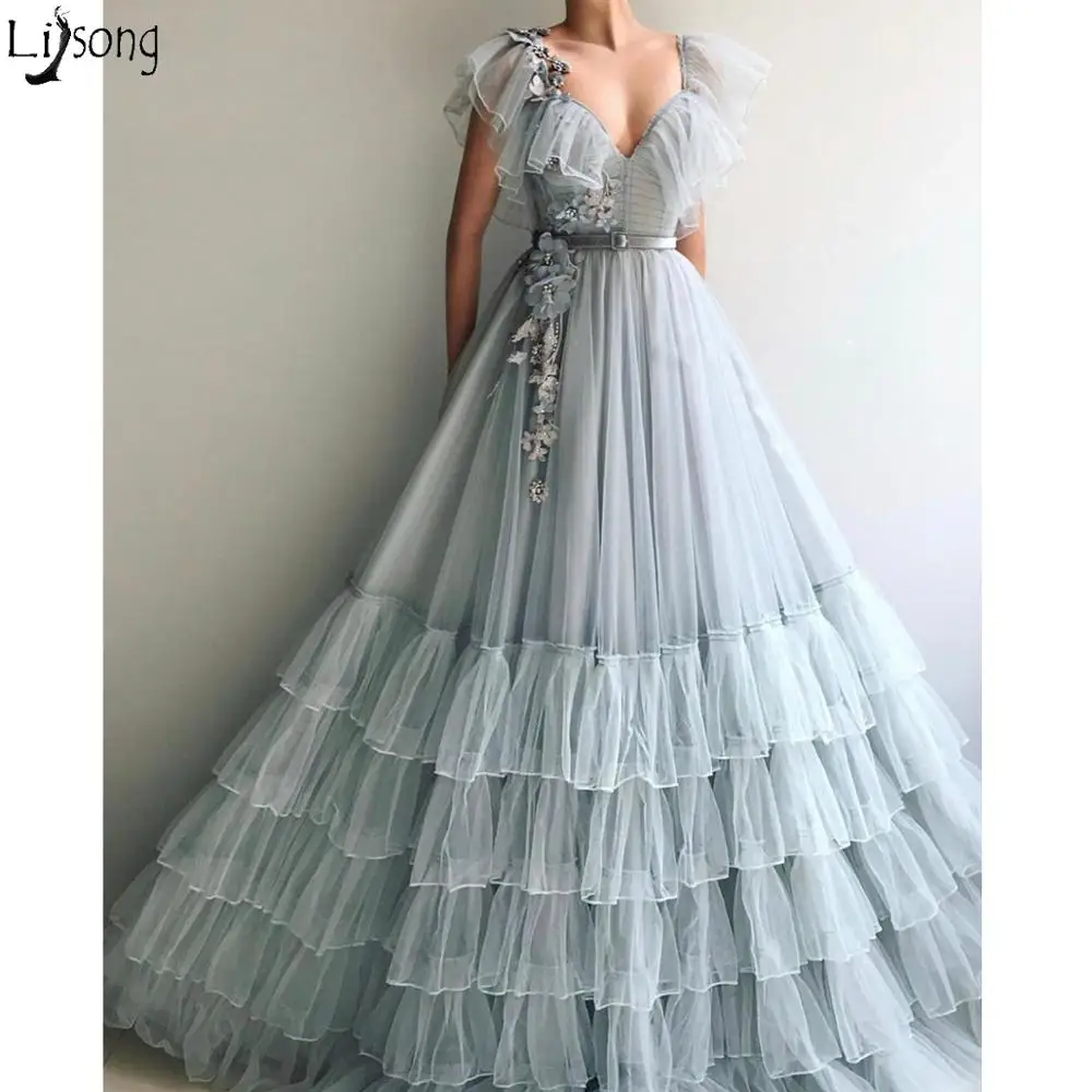 Dusty Blue V Neck Evening Dress Tiered Ruffles Skirt Short Sleeve Vintage Long Prom Dresses Appliqued Pageant Party Gown