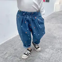 Детская одежда; коллекция года; сезон осень; корейский стиль; для мужчин и женщин; детские джинсы свободного кроя с цветными точками; Pp; повседневные детские джинсы