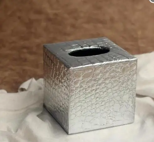 Silver Квадратной формы из искусственной кожи автомобиля Бумага держатель, коробка для салфеток отдельно стоящая стойка для бумажного полотенца рулон салфетка держатель Декоративная скатерть - Цвет: Silver
