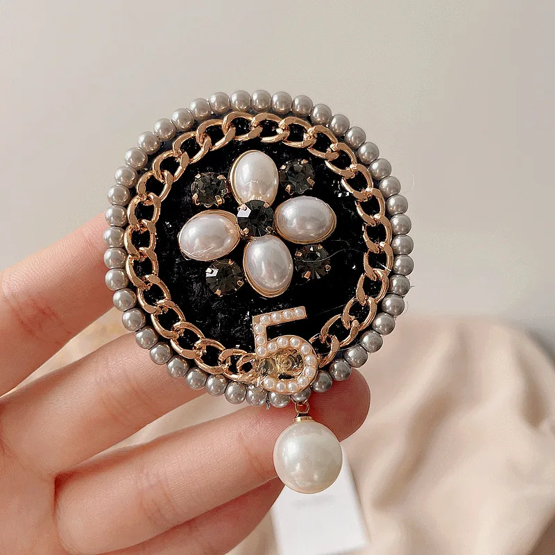 Luxury Brand Designer Letters Brooches Famous Letter Pins Tassel Pearl  Brooch Rhinestone Suit Pin Jewelry Accessories From 2,28 €