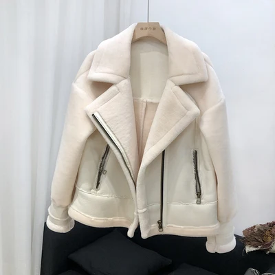 Beige Новая зимняя короткая куртка из натуральной овечьей шерсти, пальто для женщин, модная Высококачественная шуба из натурального меха, Женская мотоциклетная одежда - Цвет: Beige
