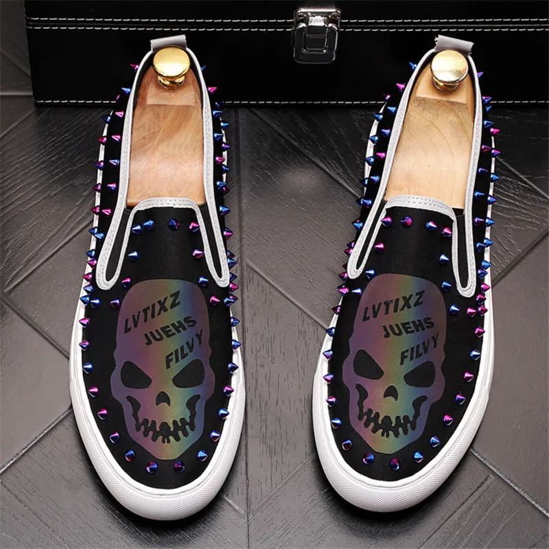 Slip-on Loafers Men Chaussure Hombre Man Casual Gommino Driving Shoes Fashion Skull Men Loafers Rivets Flats Moccasins