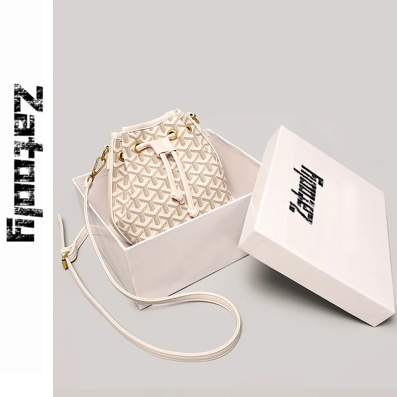 

New Style In 2019, Fashionable French Minority Limited High-grade Inclined Bag, Pure Color Bag, Simple Atmosphere