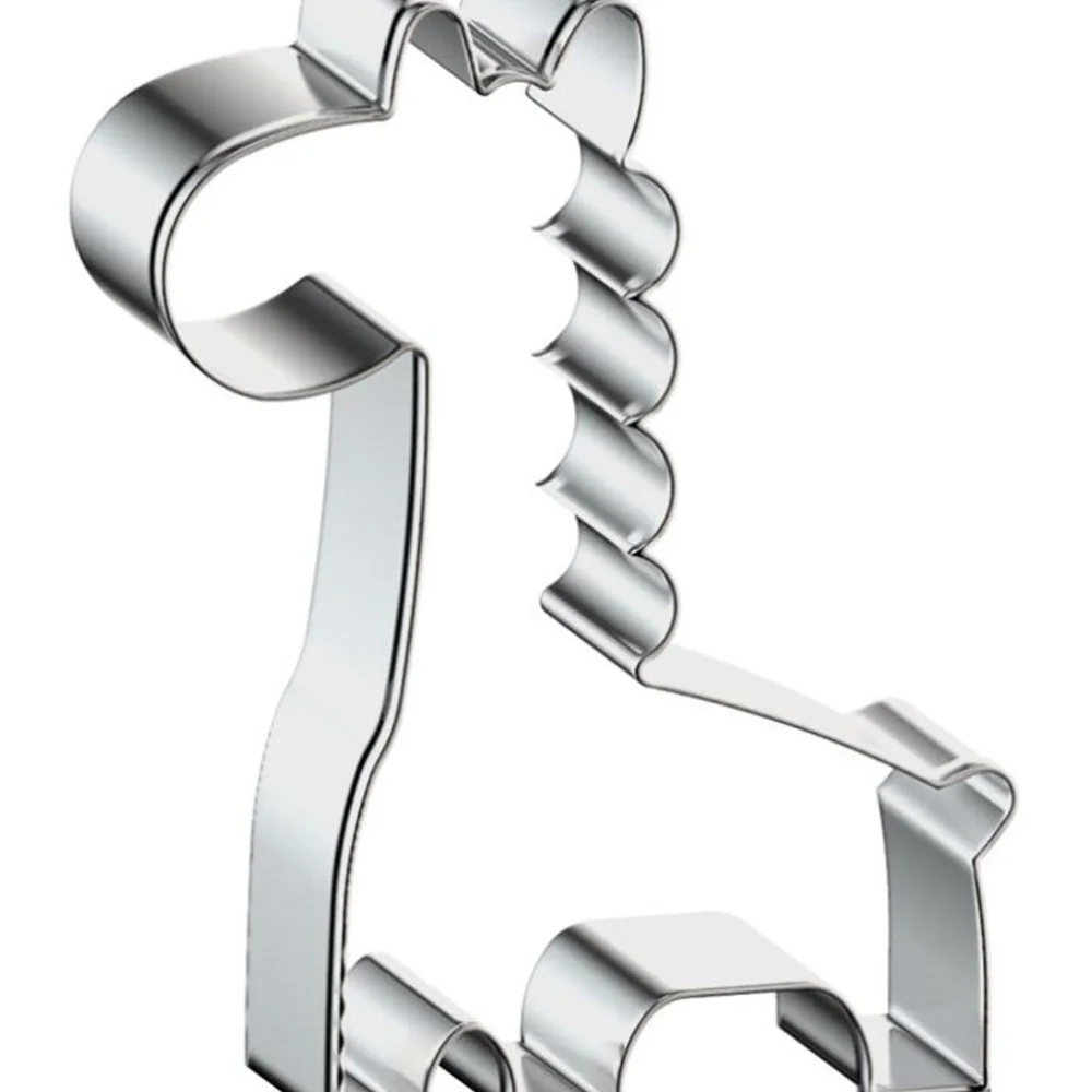 6pcs Giraffe Shape Cookie Cutters Molds Stainless Steel Fruit Cutters Baking Molds for Home Kitchen Bakery (Random Pattern)