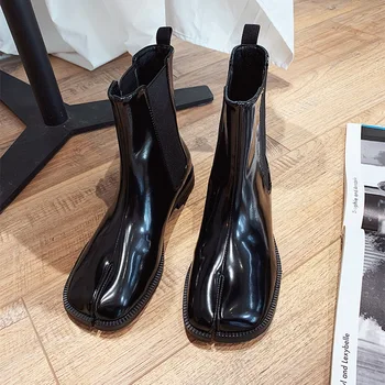

Split toe chelsea boots flat heel trendy shoes women glossy leather black ankle boots autumn winter short boots women