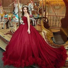 Сладкий 16 бальный наряд Бальные платья с открытой спиной, покрытое на арабском и рюшами; обувь с украшением в виде кристаллов sash развертки поезд бальный наряд для выпускного вечера вечерние платья