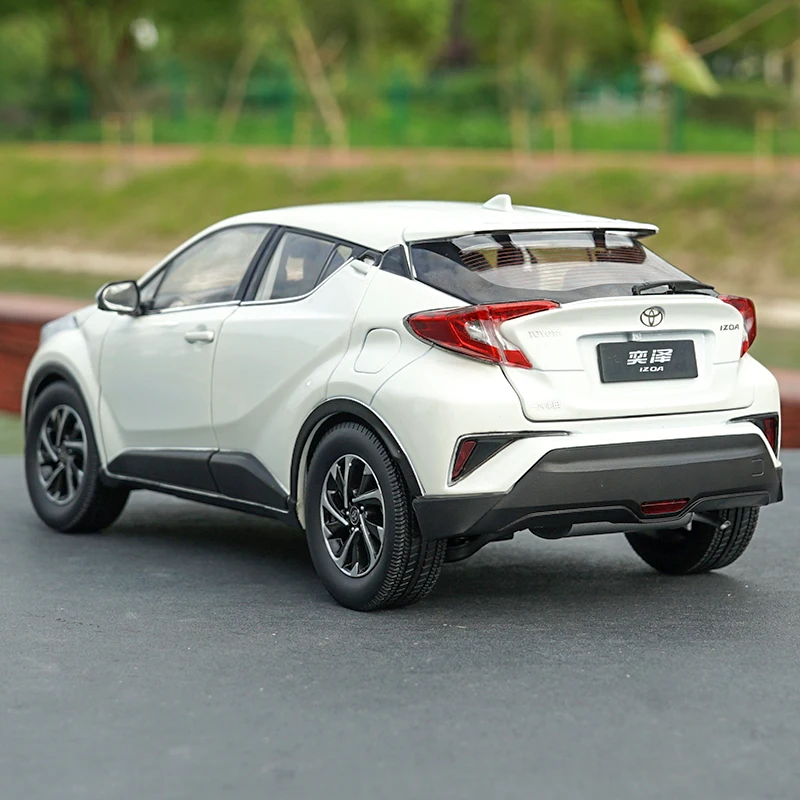 1:18 Toyota IZOA сплав модель автомобиля статические металлические модельные автомобили оригинальная коробка для подарков коллекция