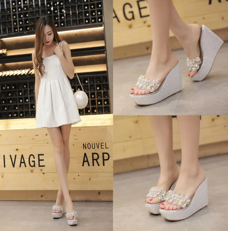 

2018 Summer New Style Crystal Symphony Handmade Man-made Diamond Tramsparent Base Slanted Heel Slipper Sandals