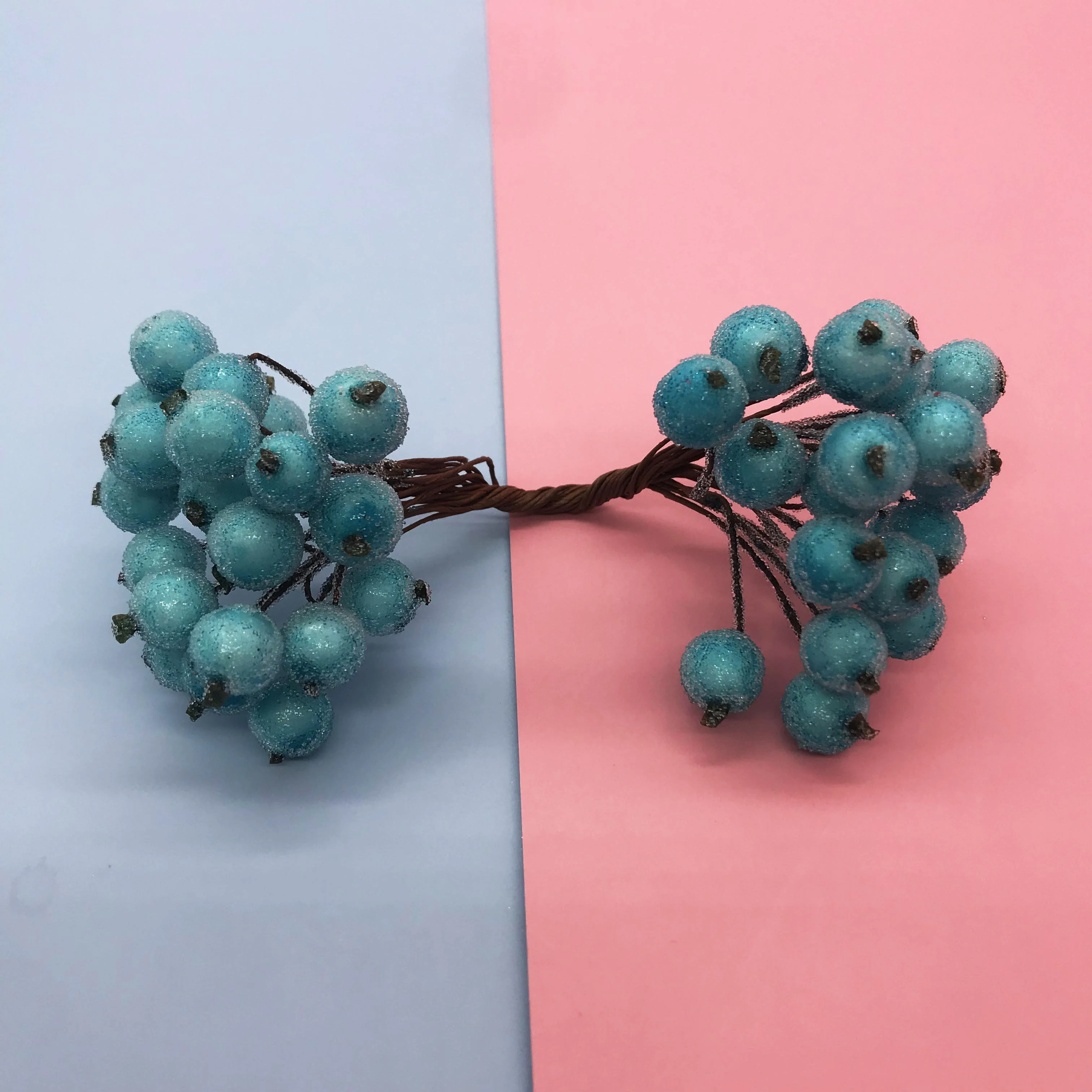40 Stück Mini-Weihnachtsbeeren, mattiert, künstliche Beeren, lebendige rote Stechpalmen, Beeren, Weihnachtsbaum, dekorative künstliche Blumen, Doppelköpfe – Detail 10