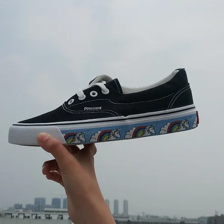 RUN--21 The new spring and summer strawberry canvas shoes joker students skate shoes with flat vulcanization shoes - Цвет: RUN--21