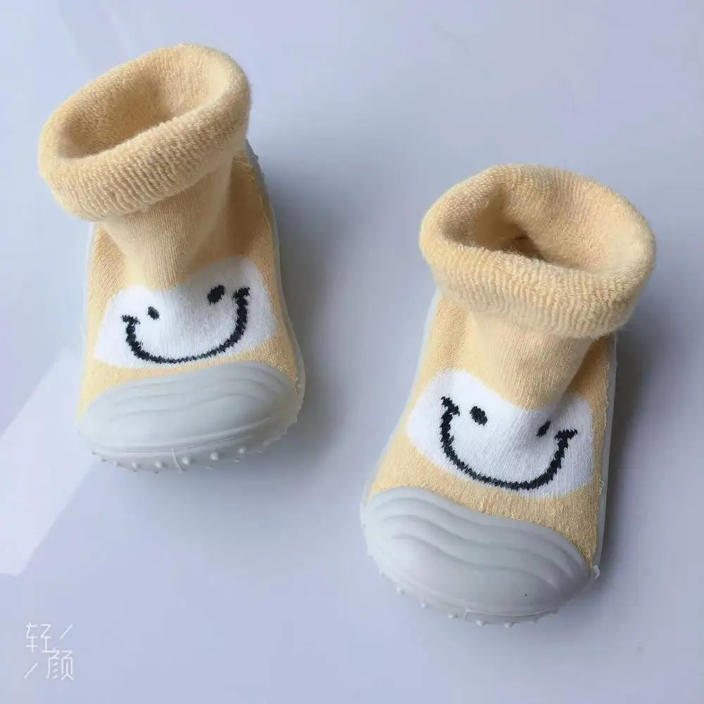 Новинка; сезон осень-зима; махровые утепленные детские носки-тапочки; обувь для малышей; носки без пятки с резиновой подошвой и рисунком; WJH394 - Цвет: 6