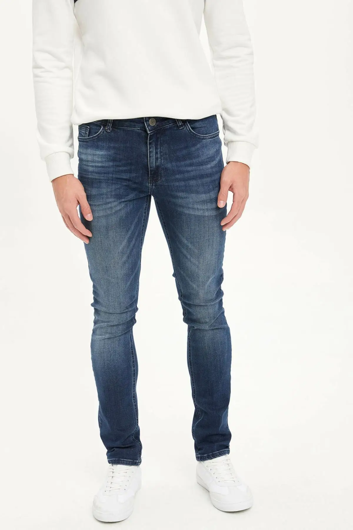 Miglior DeFacto Uomo di Modo di Lavaggio Blu Scuro Semplice Pantaloni casual Classic Allentati Del Denim Dei Jeans casual Elasticità Pantaloni di Sesso Maschile L6700AZ19AU