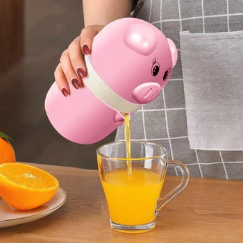 

Cute Piggy Hand Juicer Citrus Orange Squeezer Lid Rotation Press Juice Maker Portable Wheat Straw Squeezer for Lemon Watermelon
