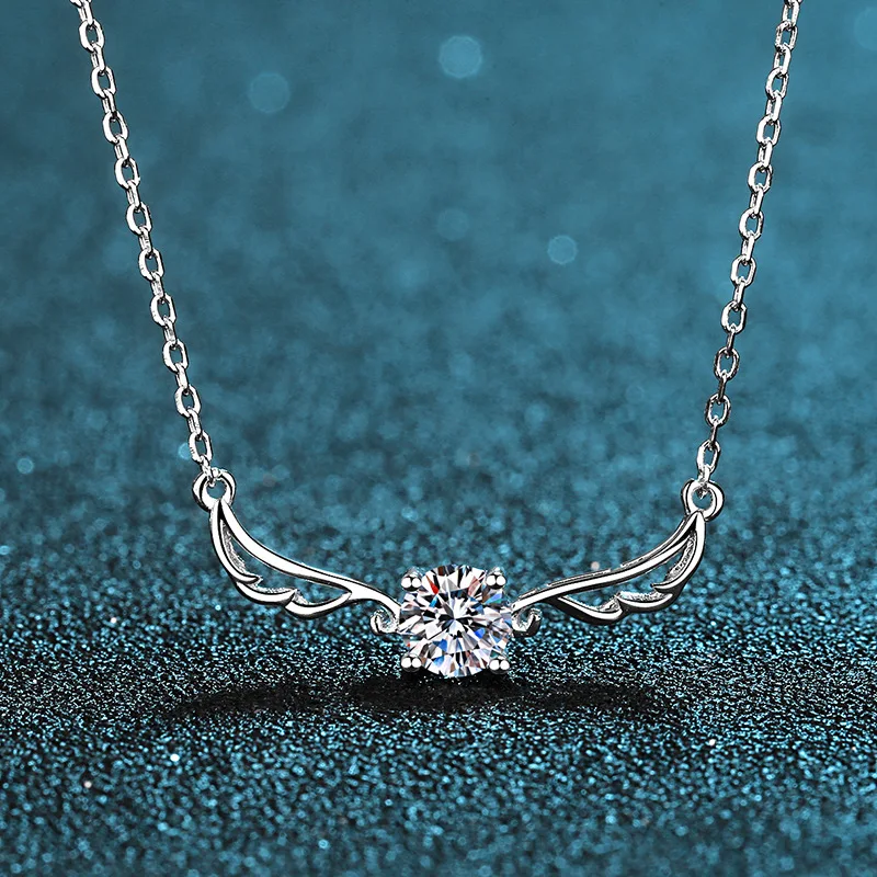 New Arrival 0.5 Brilliant Cut D Color Moissanite Angel Guardian Wing Shape Pendant Necklace Diamond Test Past Gemstone Necklaces | Украшения