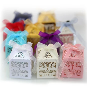 

100pcs Christmas Sika Deer Hollow Cut Favor Gift Candy Box Storage with Ribbon Baby Shower Wedding Party Supplies