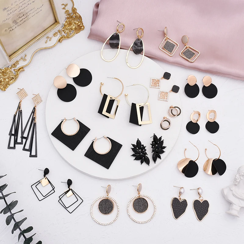 

Korean Statement Earrings for women 2023 Fashion Black Unusual Geometric Tassel Dangle Drop Cute Earings Gold Brincos Jewelry