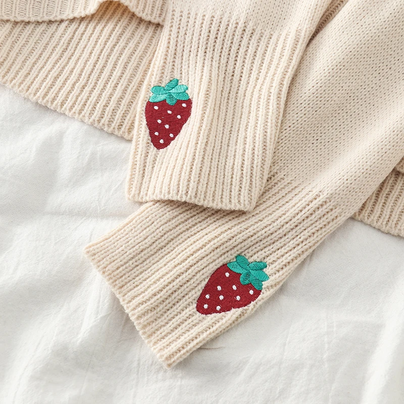Women's Long Sleeve Knit Sweater Embroidered Strawberry Print Turtleneck Sweater Knit Pullovers