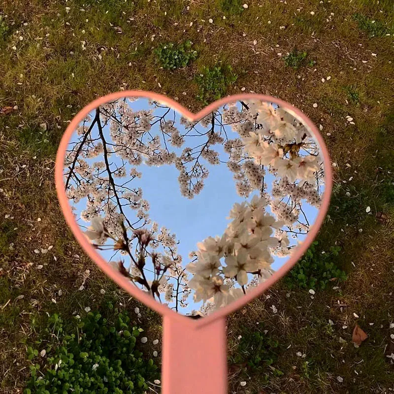 Small Makeup Mirror Mini Portable Portable Mirror Handheld Handle Mirror Heart Shaped Dressing Mirror lluminated Cosmetic Mirror