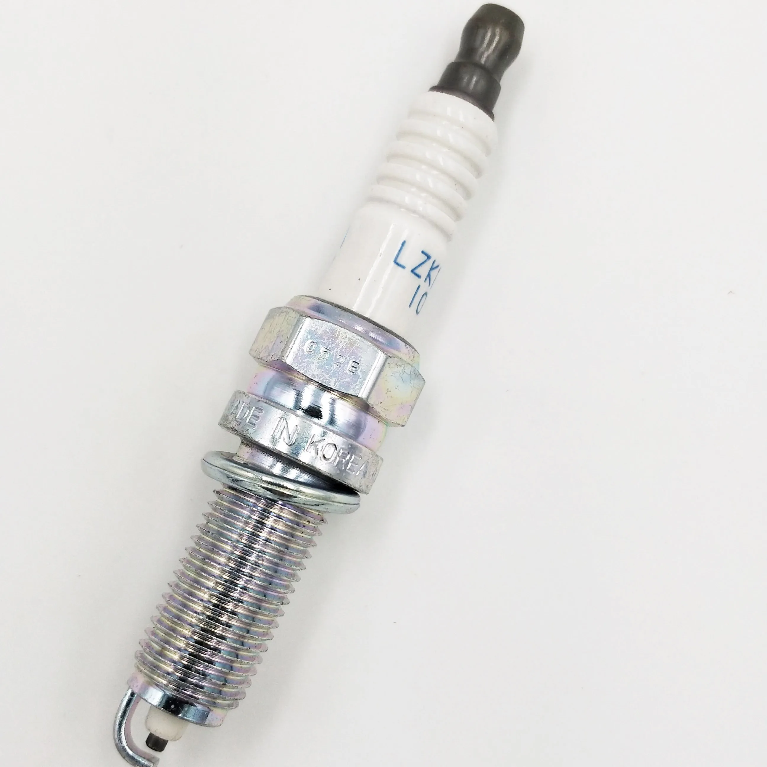 8 шт Высокое качество 18855-10060 LZKR6B-10E 1885510060 LZKR6B10E свечи зажигания для корейский с изображением автомобиля