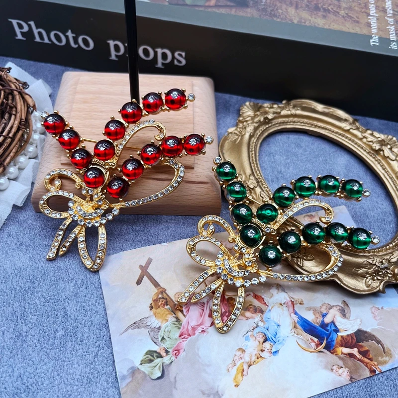 

Rhinestone Plant Brooches Cat's Eye Beads Alloy Christmas Party Gifts Pins Accessories