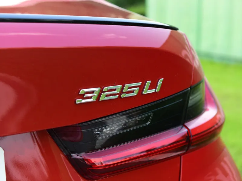 Серебряный 318Li 320Li 335Li 520Li 523Li 525Li 530Li 535Li 328i 520i эмблема автомобиля сзади количество букв значки автомобиля стикер 3 5 серии