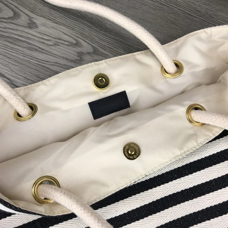 11145193470_1553425639