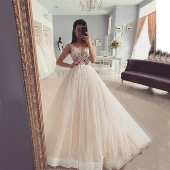 

2020 Elegant Champagne Lace Long Wedding Dress Ball Gown Tulle Bridal Dress Appliqued Chic Princess Wedding Dress