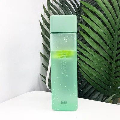 Green Новая Милая квадратная матовая фруктовая чашка для молока воды портативная герметичная Корейская версия с веревкой спортивная чашка высокая температура бутылка для воды - Цвет: Green