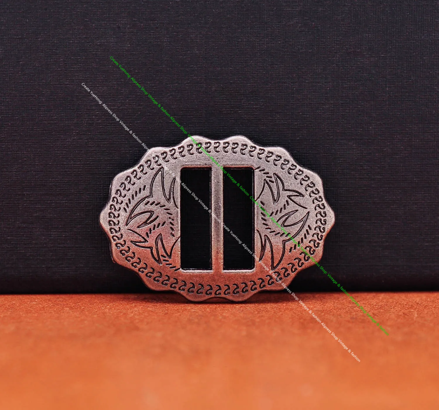 6x 34*24mm Antik Silberbeschichtete Western Cowboy Lederhandwerk Pferdesattel Zaumzeug Kopfstück Hutband Gürtel Geschlitzte Conchos