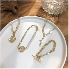 Новинка года, золотые металлические браслеты в стиле барокко с головой человека, с жемчугом и цепочкой для женщин, винтажный браслет в стиле барокко