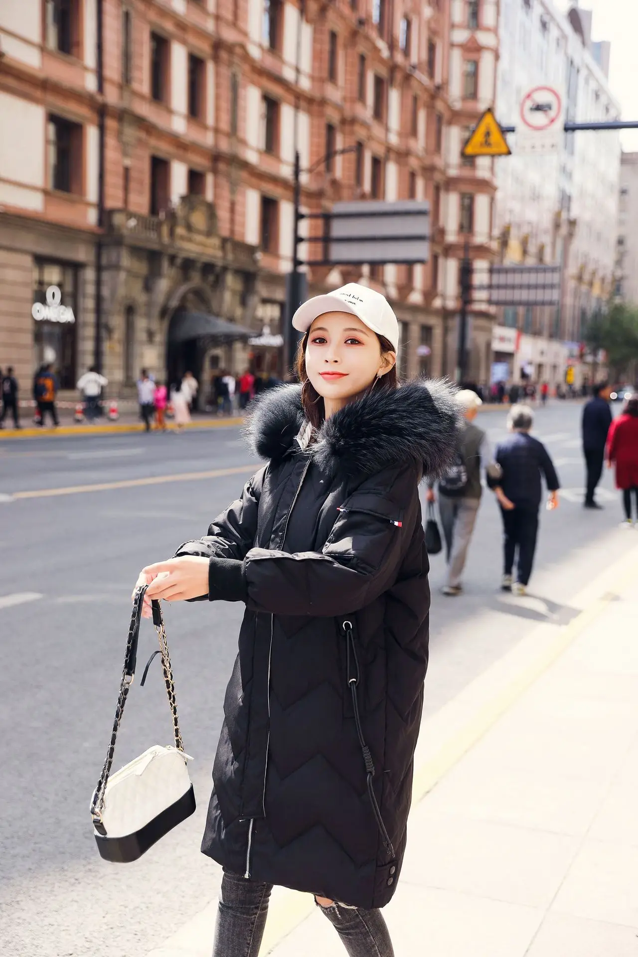 Winter New Style Hot Selling Fashion Korean-style Large Fur Collar Mid-length Loose-Fit down Jacket Women's Thick Coat Fash