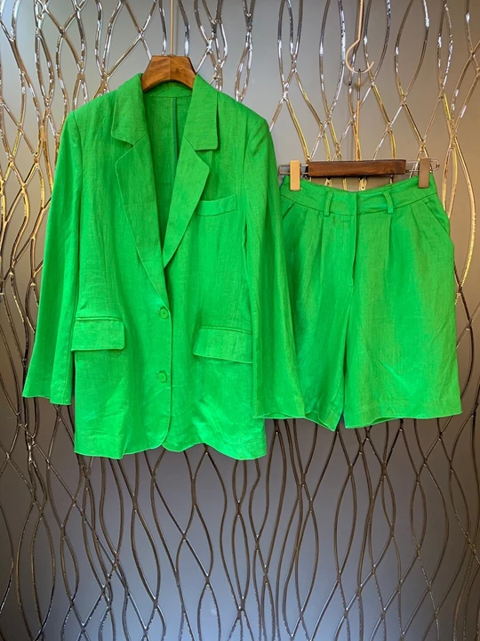 

2019 Early Autumn New Female Turn-over Collar Symmetrical Pocket Long Sleeve Suit Top + Shorts Pure Color Suit Suit 812