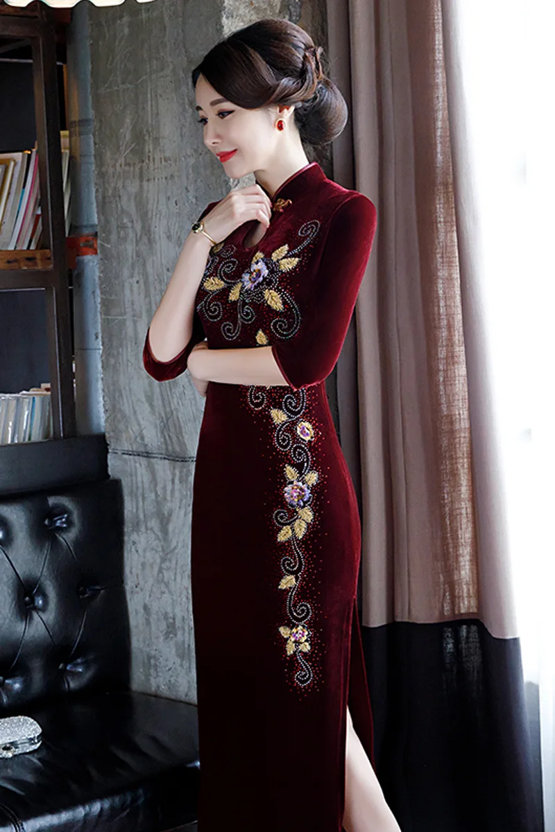 Бархат cheongsam женщины ретро мать бисером Чонсам ежедневно производительность Длинные cheongsam qipao вечерние китайское традиционное платье - Цвет: Burgundy