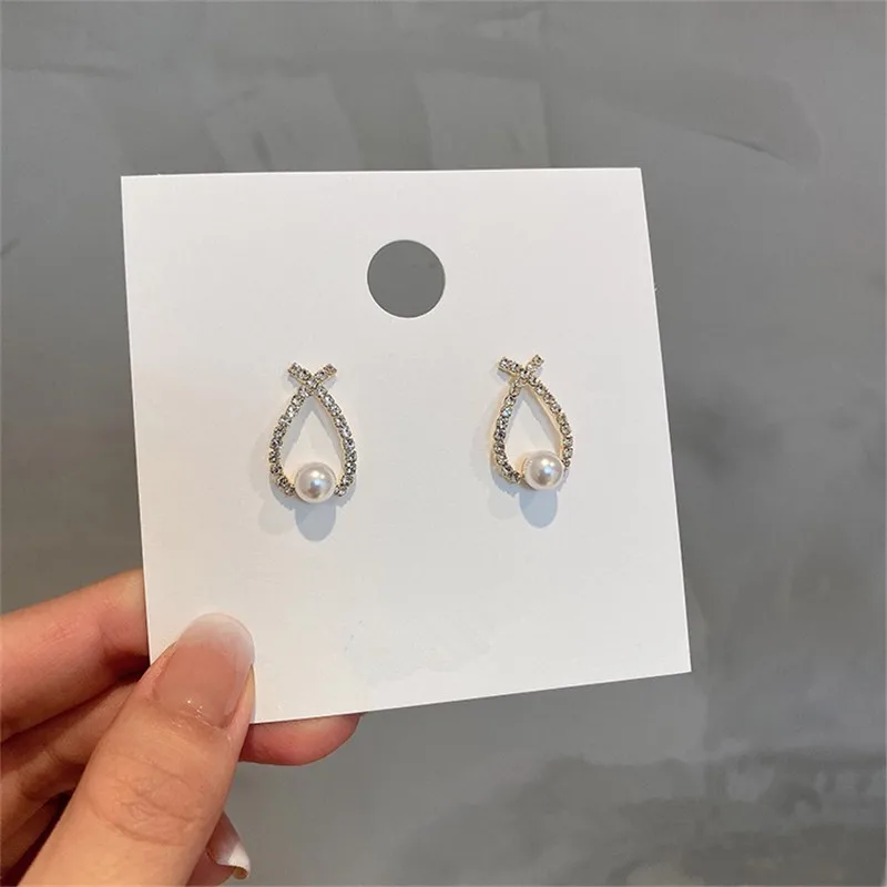 

2020 the new geometry pearl earring south Korean web celebrity contracted temperament cabinet and delicate stud earrings