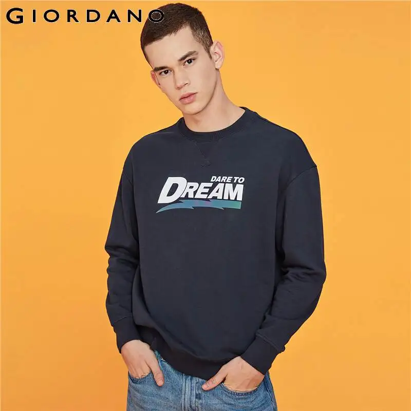 Giordano мужской джемпер с печатным принтом dare to dream на груди, имеет круглый вырез под шею и длинные рукава,а так же несколько цветовых решений