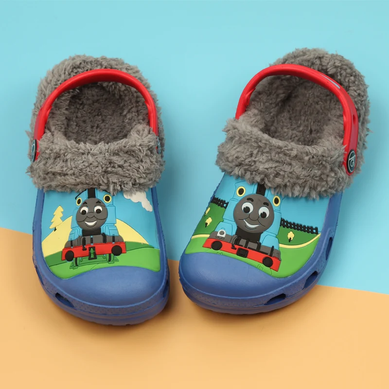 toms Зимние детские сабо с теплым мехом; Детские домашние тапочки с дырками; милые хлопковые тапочки с булавками; 3d садовая обувь для мальчиков - Цвет: toms