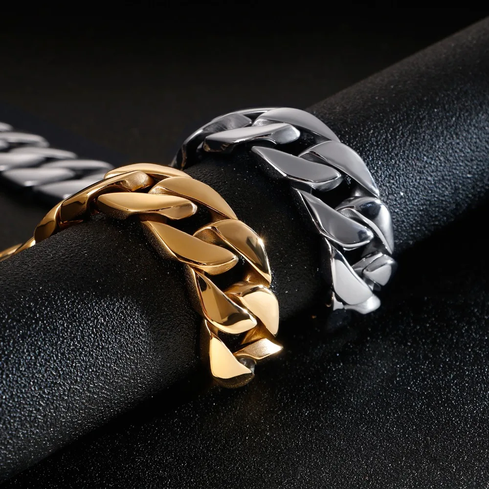 11240323304_1444049956