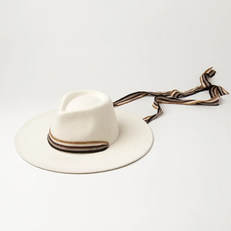 Белый Для женщин шляпа с широкими полями теплая шерстяная шляпа Fedora Ретро Стиль ремень Панама лента для шляпы зимняя Свадебная вечеринка церкви Дерби мягкие шляпы женская шапка - Цвет: Белый