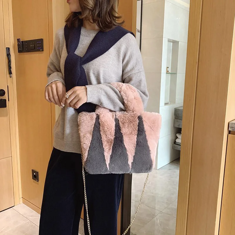 

Plush Tote Bag Color Contrast Women Bag Chain Bags For Women 2020 NEW Winter Crossbody Bag Comfortable Shoulder Bags Luxury Bag