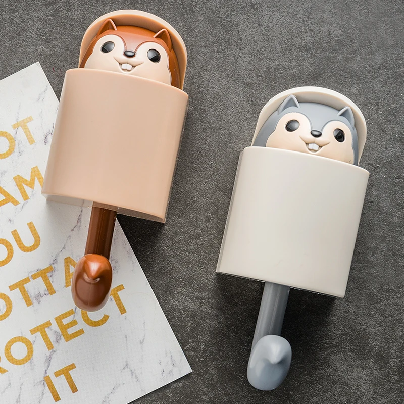 Creative Hanging Squirrel cartoon animal rustic home decor Home decoration wall accessories Kitchen bathroom living room