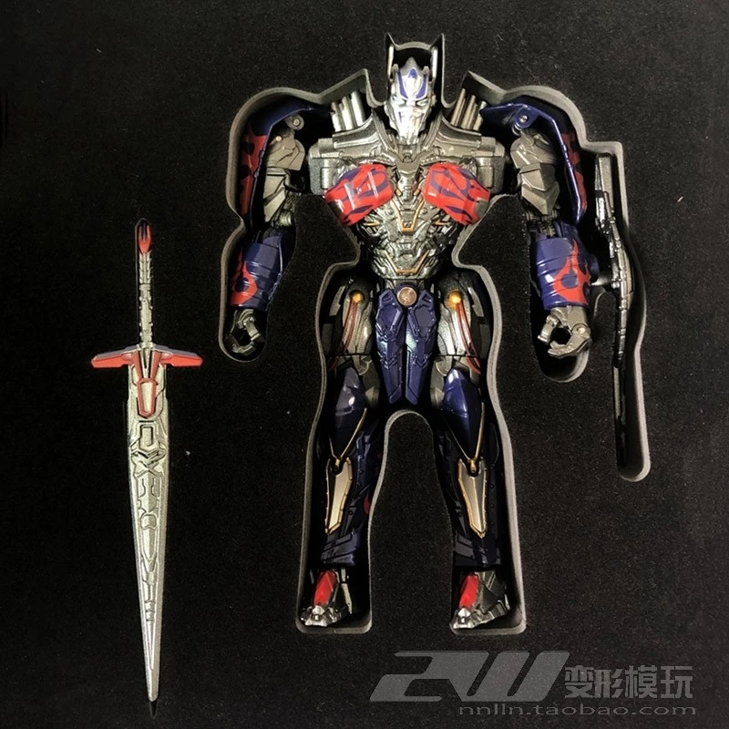 

Wei Jiang robot Optimus alloy version can be matched with steel cable lock commander PVC Action Figures Model Doll Toy