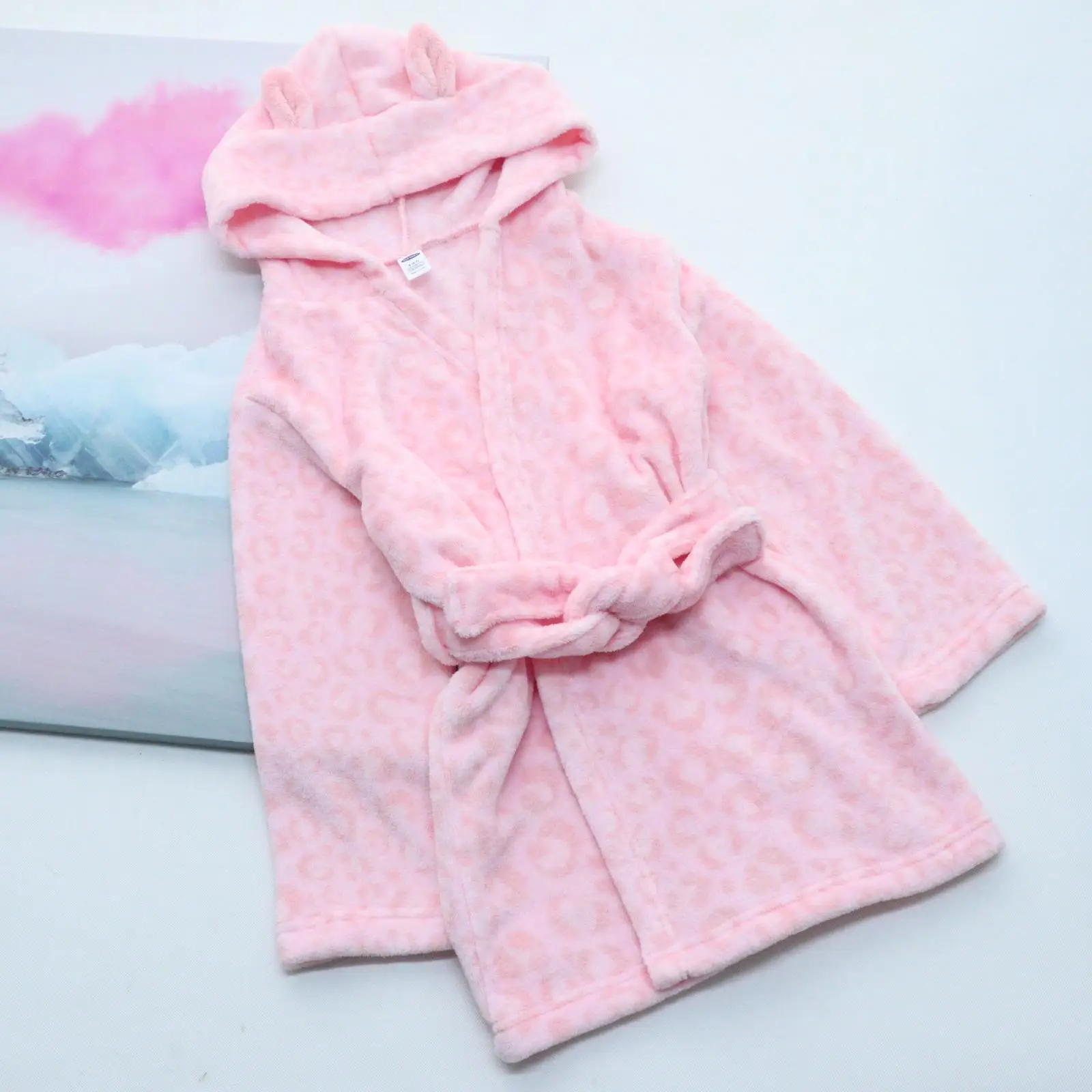 Pink leopard Детские Банные халаты; халаты с леопардовым принтом для мальчиков и девочек; мягкий теплый фланелевый Халат с капюшоном для малышей; пижамы; банный халат; детская одежда - Цвет: Pink leopard